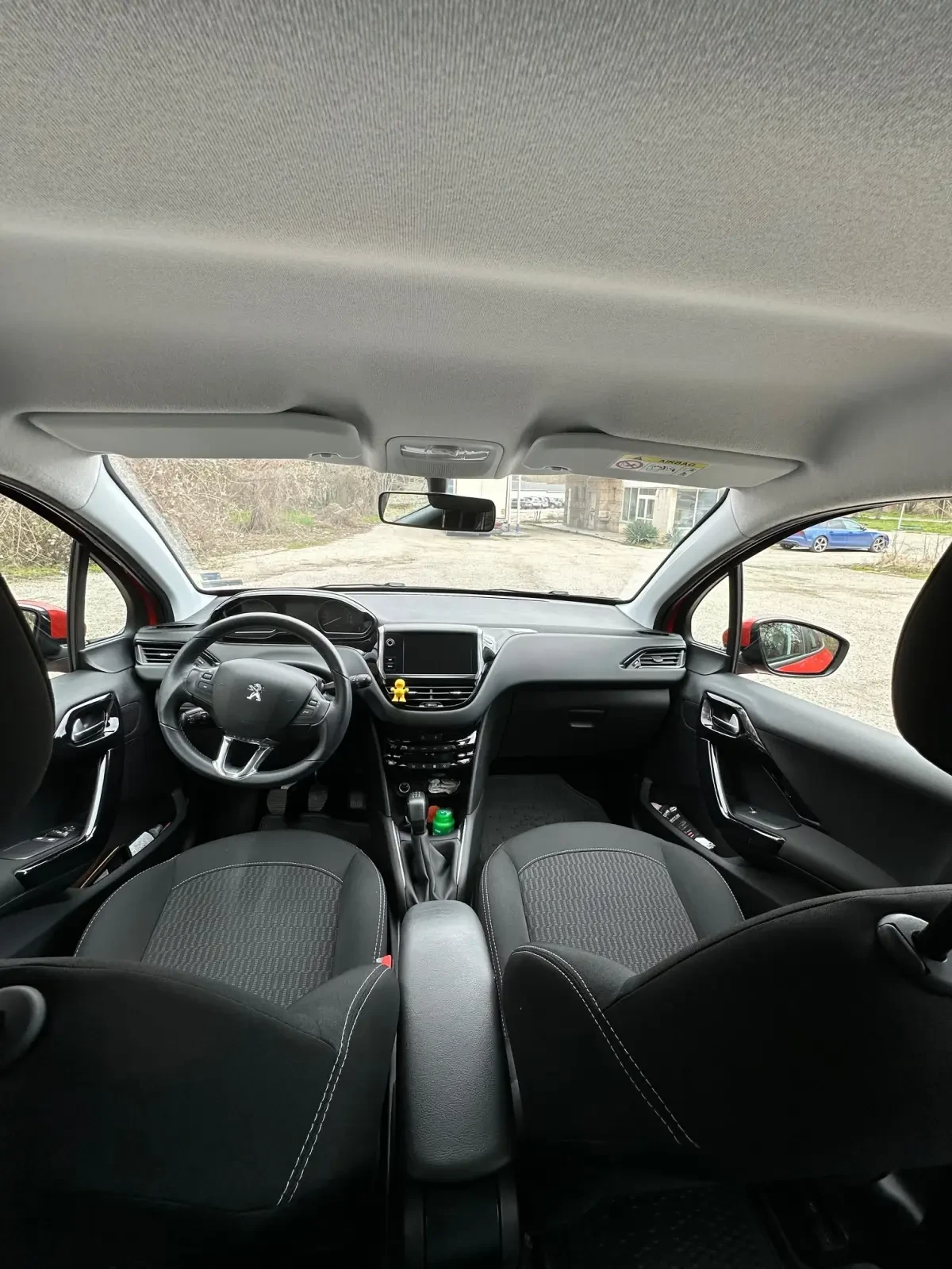 Peugeot 208, снимка 9 - Автомобили и джипове - 53980777