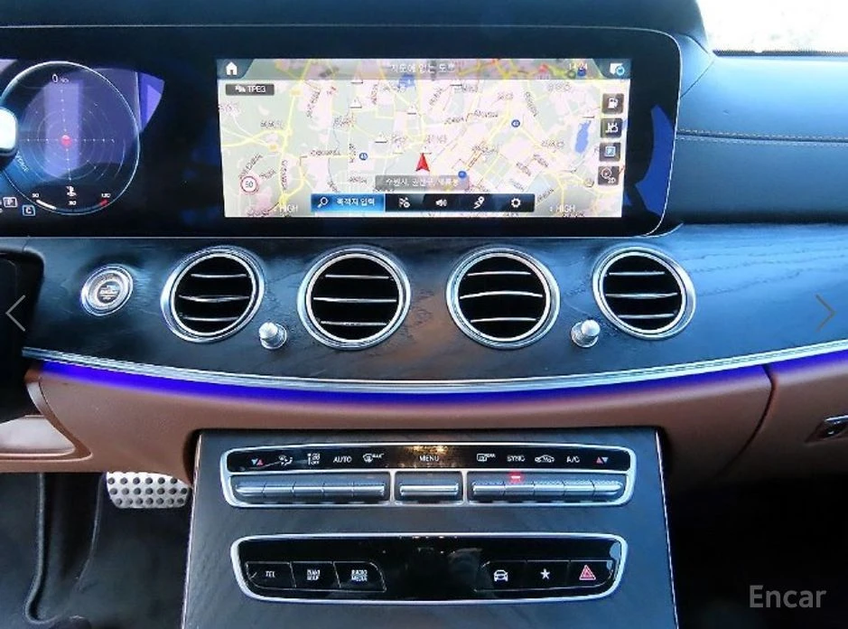 Mercedes-Benz E 220 DIGITAL* HEADUP* ПАМЕТ* ПАНОРАМА* КОЖА* ПОДГРЕВ, снимка 13 - Автомобили и джипове - 54133929