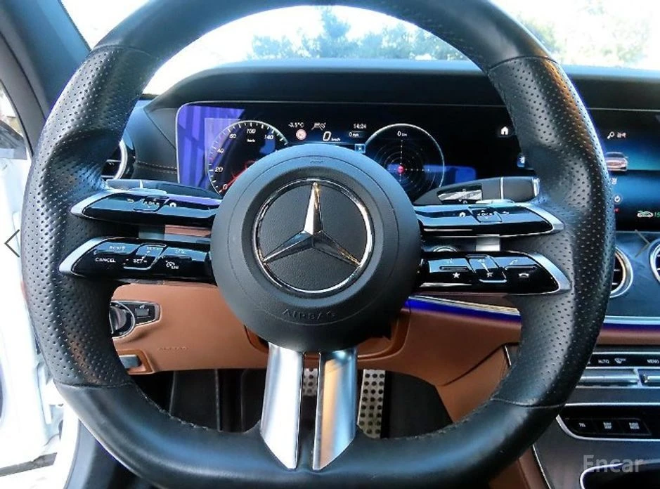 Mercedes-Benz E 220 DIGITAL* HEADUP* ПАМЕТ* ПАНОРАМА* КОЖА* ПОДГРЕВ, снимка 8 - Автомобили и джипове - 54133929