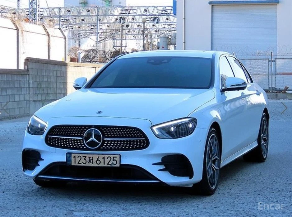 Mercedes-Benz E 220 DIGITAL* HEADUP* ПАМЕТ* ПАНОРАМА* КОЖА* ПОДГРЕВ, снимка 2 - Автомобили и джипове - 54133929