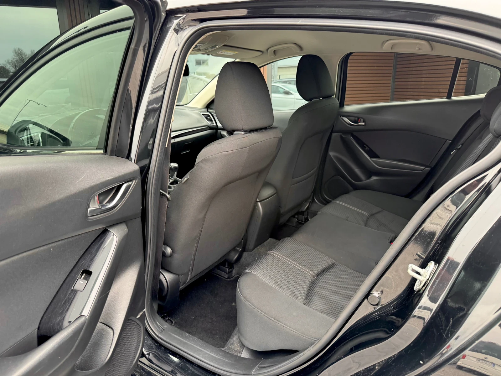 Mazda 3 2.2 SKYACTIV-D* Head up* Bose* Keyless, снимка 9 - Автомобили и джипове - 54212680