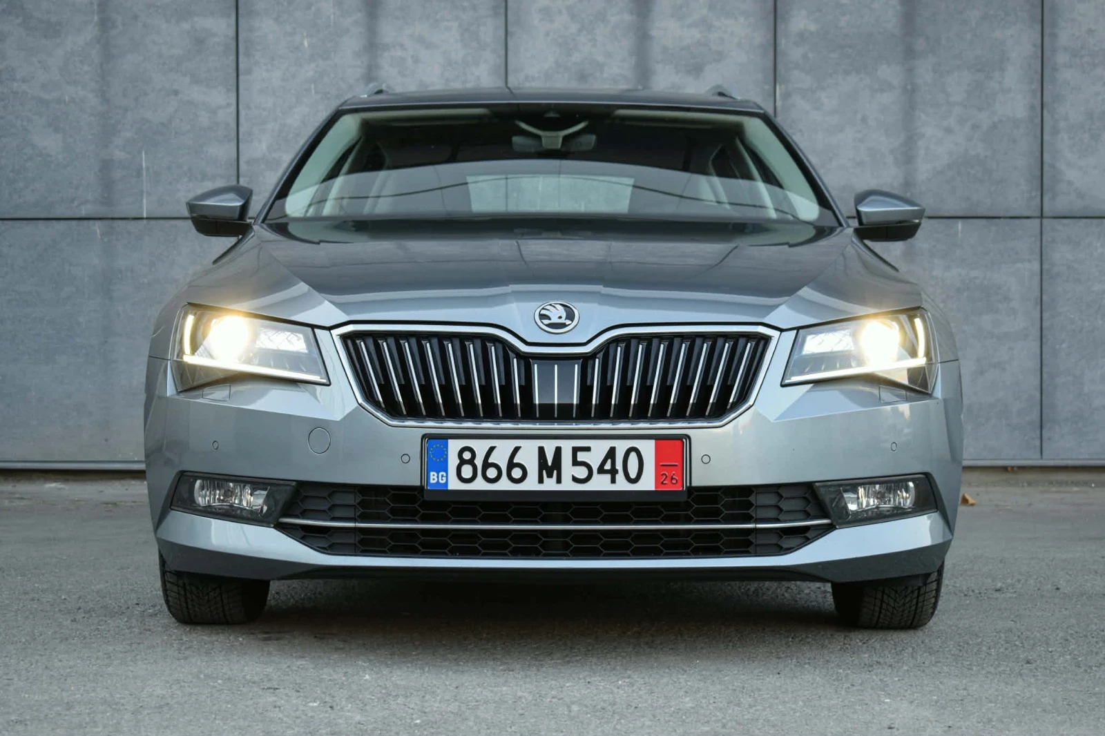 Skoda Superb, снимка 4 - Автомобили и джипове - 55540911