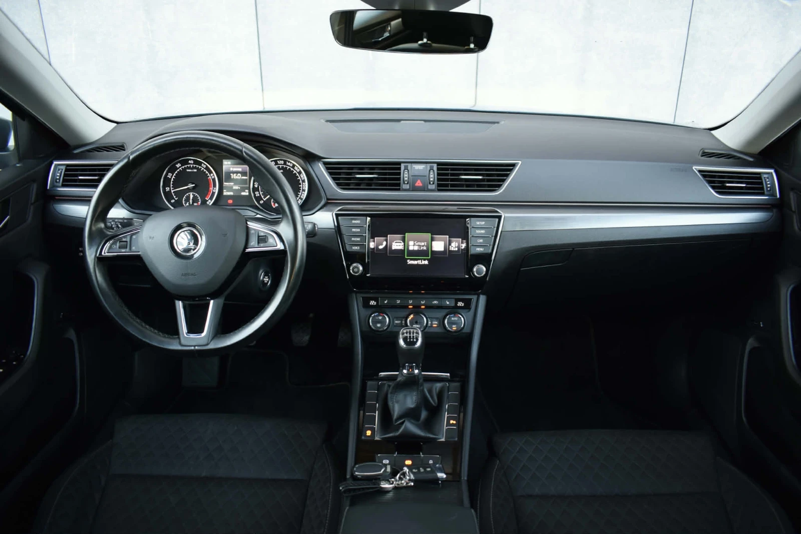 Skoda Superb, снимка 11 - Автомобили и джипове - 55540911