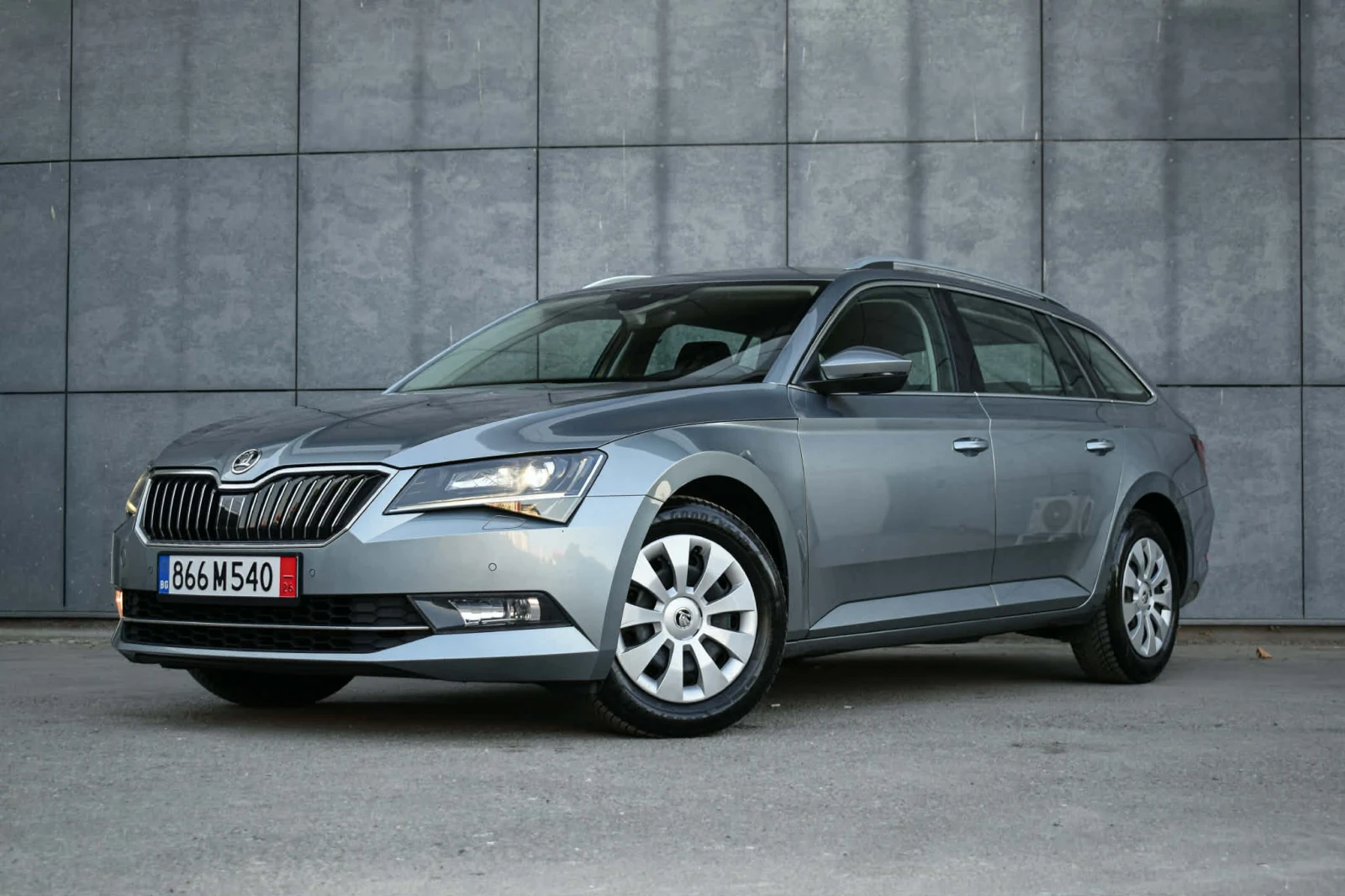 Skoda Superb, снимка 2 - Автомобили и джипове - 55540911