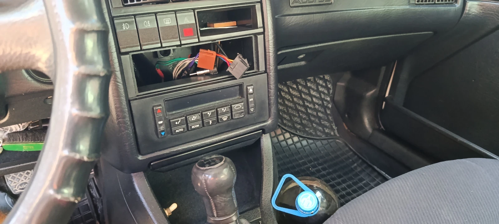 Audi 80 Комби, снимка 3 - Автомобили и джипове - 55875094