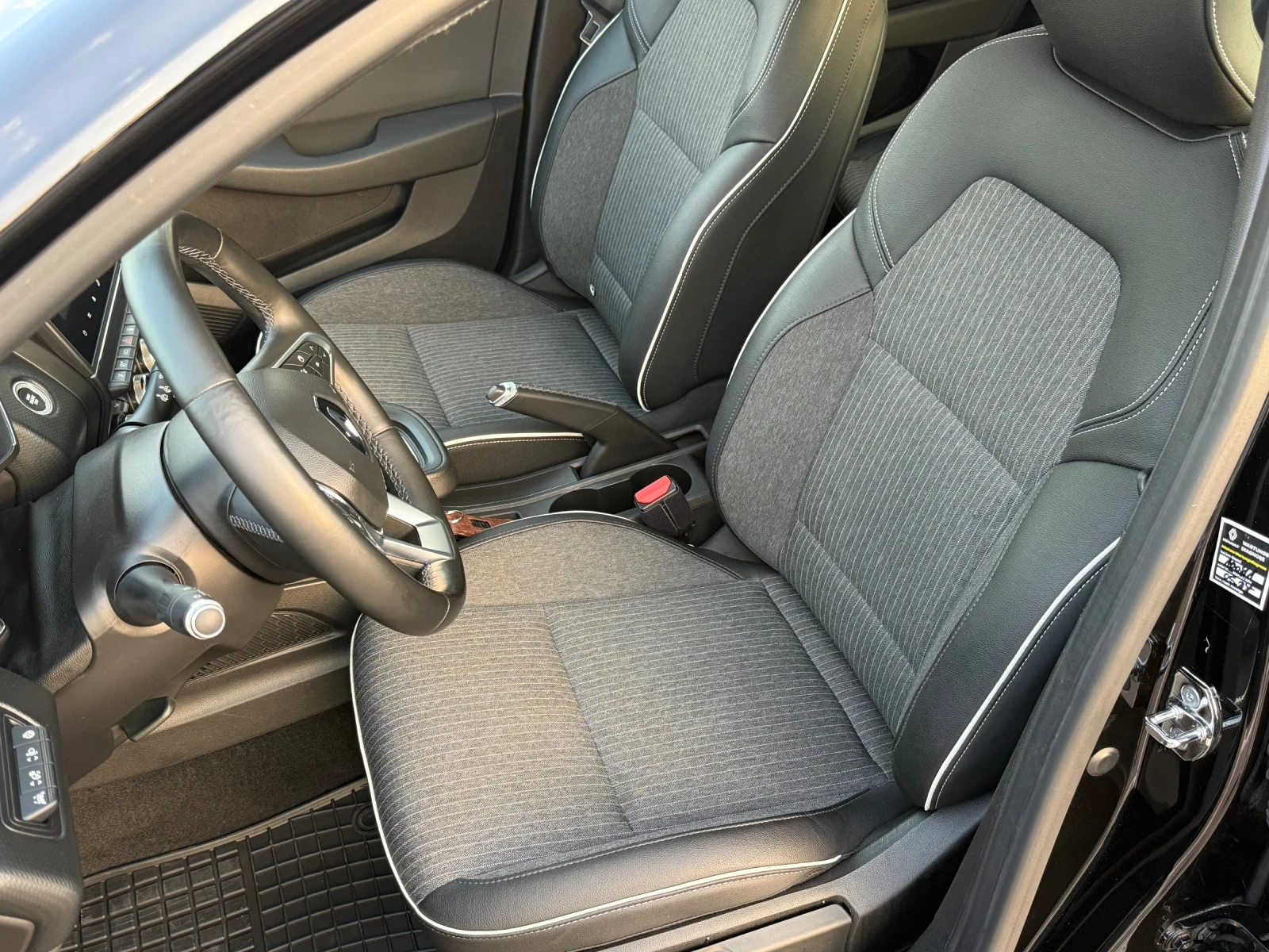 Renault Clio Intens* Carplay* Keyless* 73000км* 1.0Tce* FullLed, снимка 10 - Автомобили и джипове - 55929942