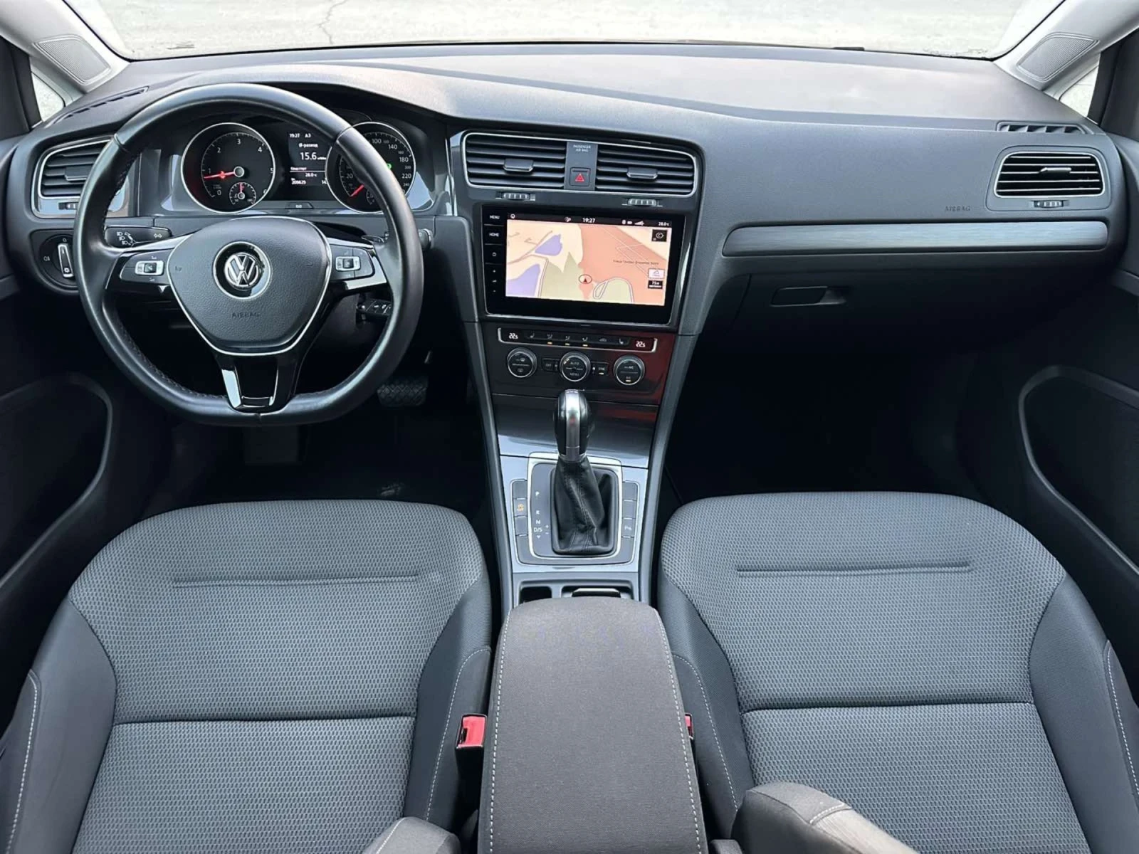 VW Golf 1.6TDI/116кс./DSG7ск./Подгрев/Теглич, снимка 14 - Автомобили и джипове - 56144933