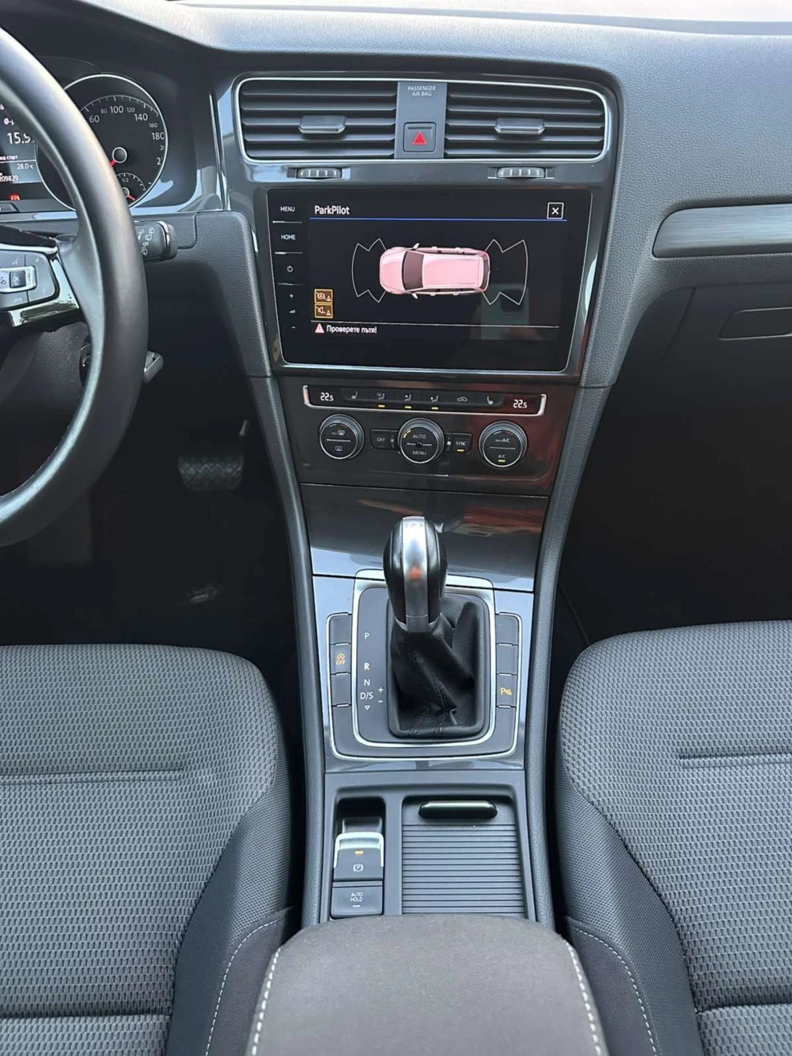 VW Golf 1.6TDI/116кс./DSG7ск./Подгрев/Теглич, снимка 15 - Автомобили и джипове - 56144933