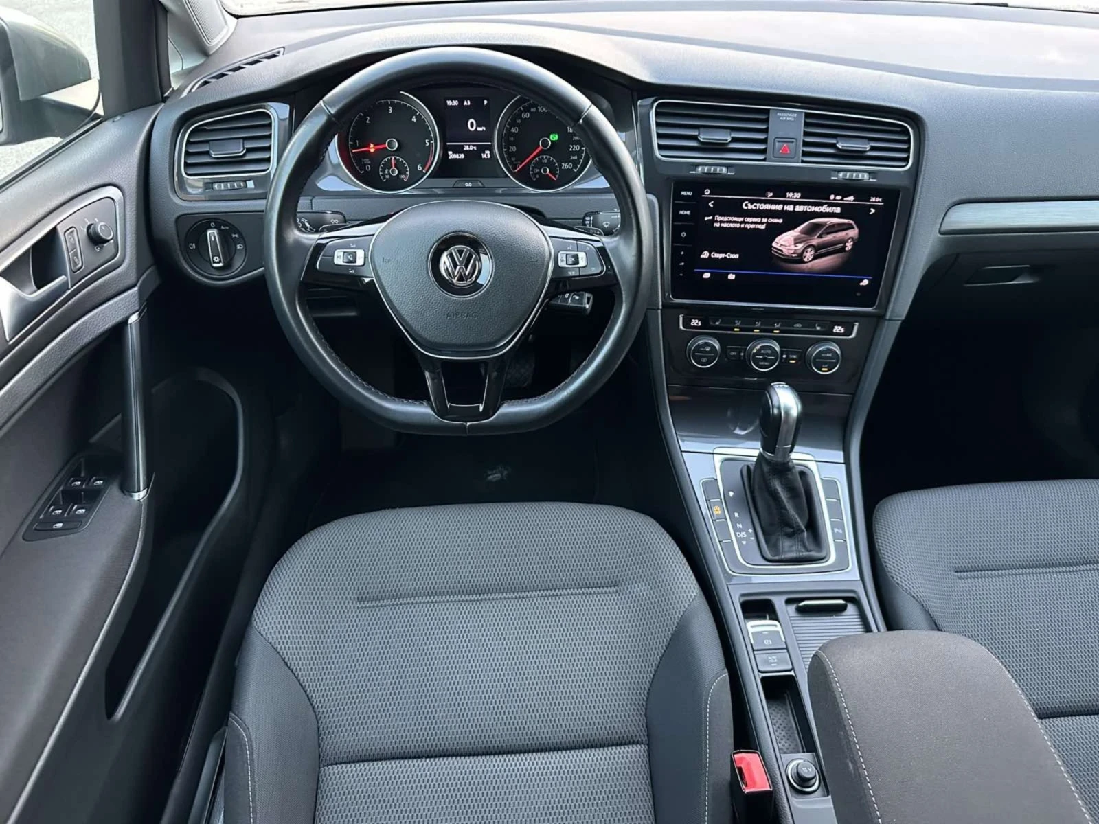 VW Golf 1.6TDI/116кс./DSG7ск./Подгрев/Теглич, снимка 16 - Автомобили и джипове - 56144933