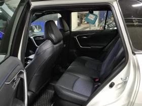 Toyota Rav4 HYBRID XSE * Blind Spot * CARFAX * АВТО КРЕДИТ *  | Auto.bg — изображение 8