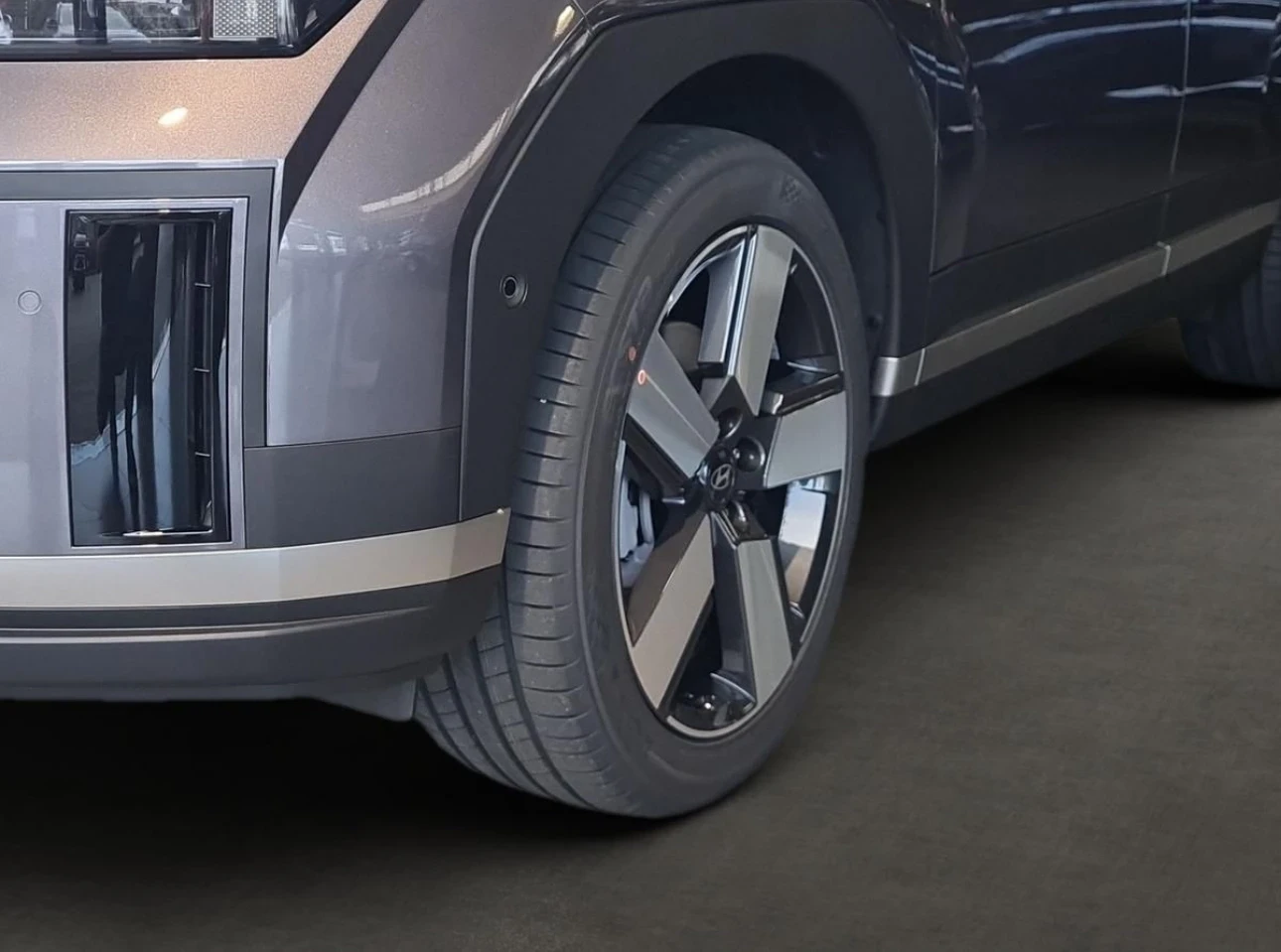 Hyundai Santa fe 7местен 4х4 Hybrid Signature 253 кс - изображение 5