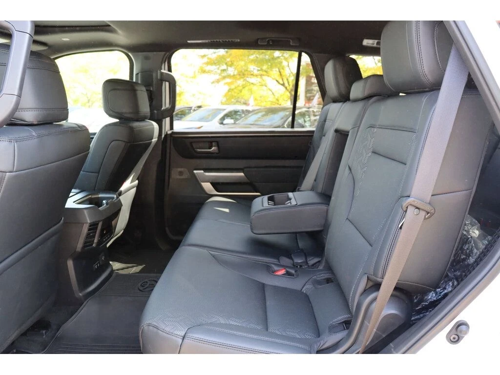 Toyota Sequoia CARFAX - изображение 5