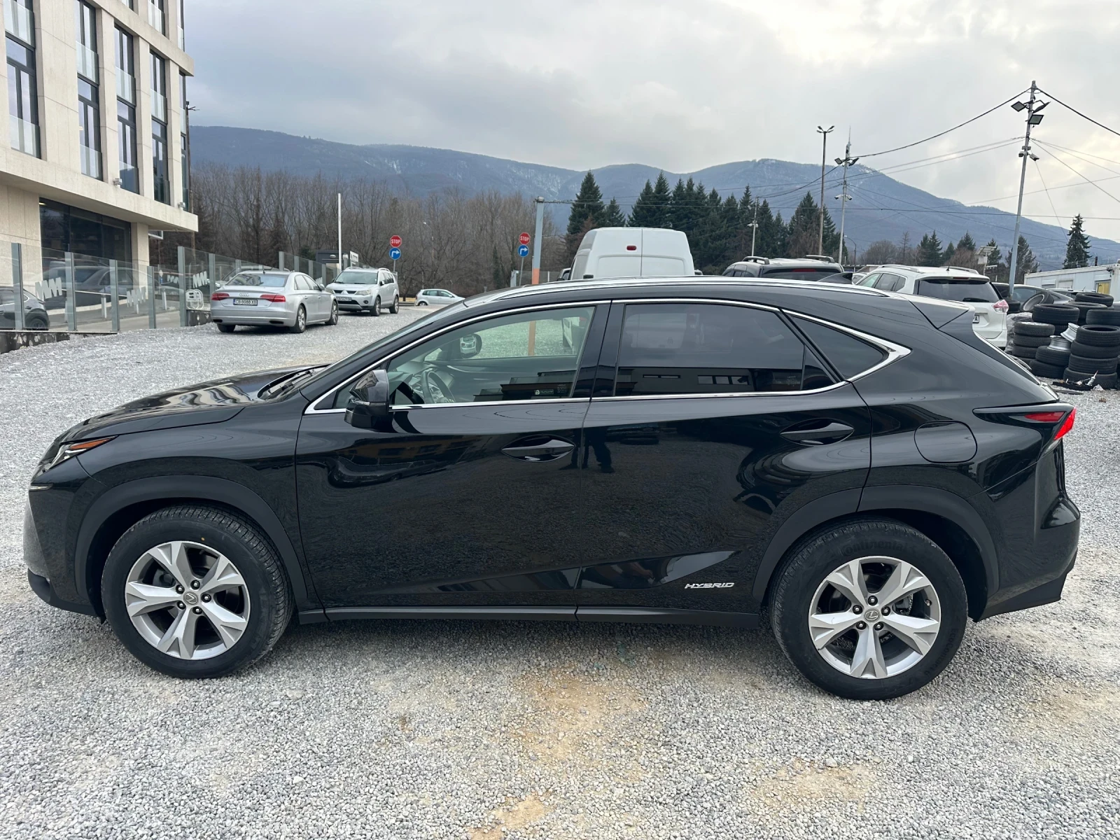 Lexus NX 300h ШВЕЙЦАРИЯ 89000хил  EXCELLENCE, снимка 6 - Автомобили и джипове - 53954552