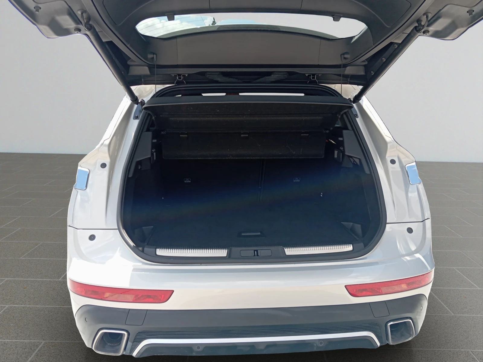 DS DS 7 Crossback RIVOLI E-TENSE 4X4, снимка 13 - Автомобили и джипове - 54292954