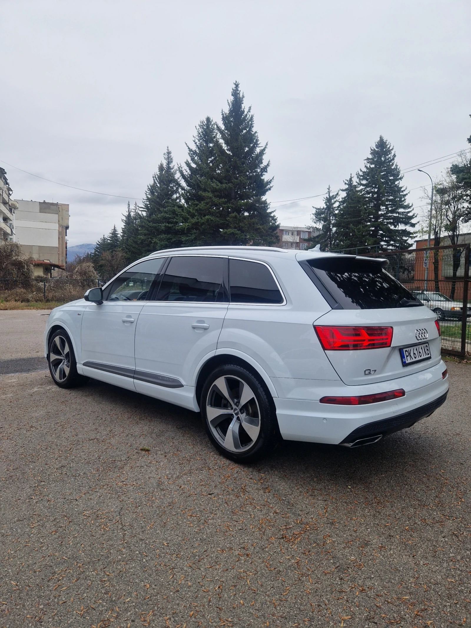 Audi Q7 Швейцария , снимка 5 - Автомобили и джипове - 54483844