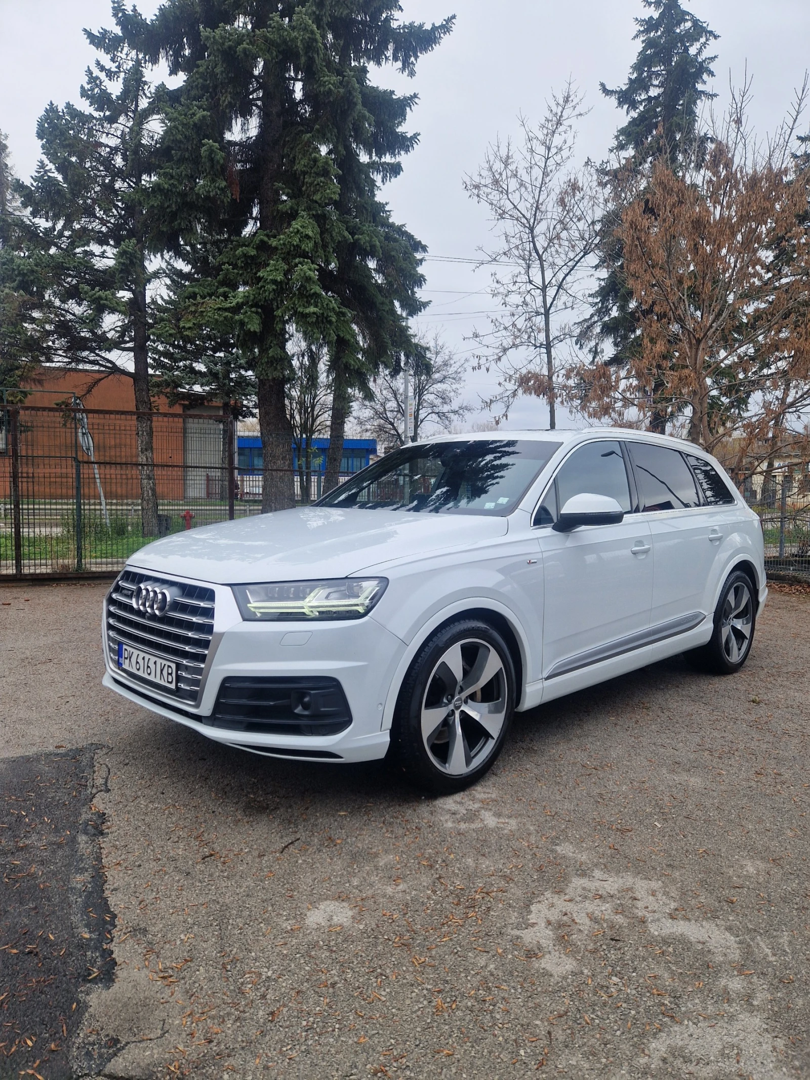 Audi Q7 Швейцария , снимка 4 - Автомобили и джипове - 54483844