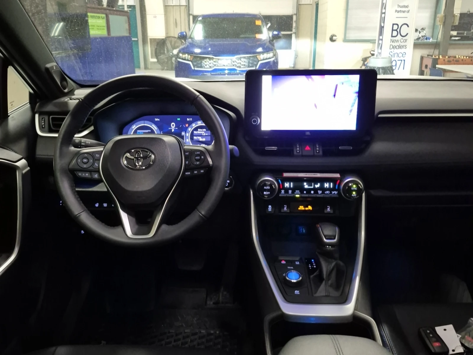 Toyota Rav4 HYBRID XSE * Blind Spot * CARFAX * АВТО КРЕДИТ * , снимка 9 - Автомобили и джипове - 54825726