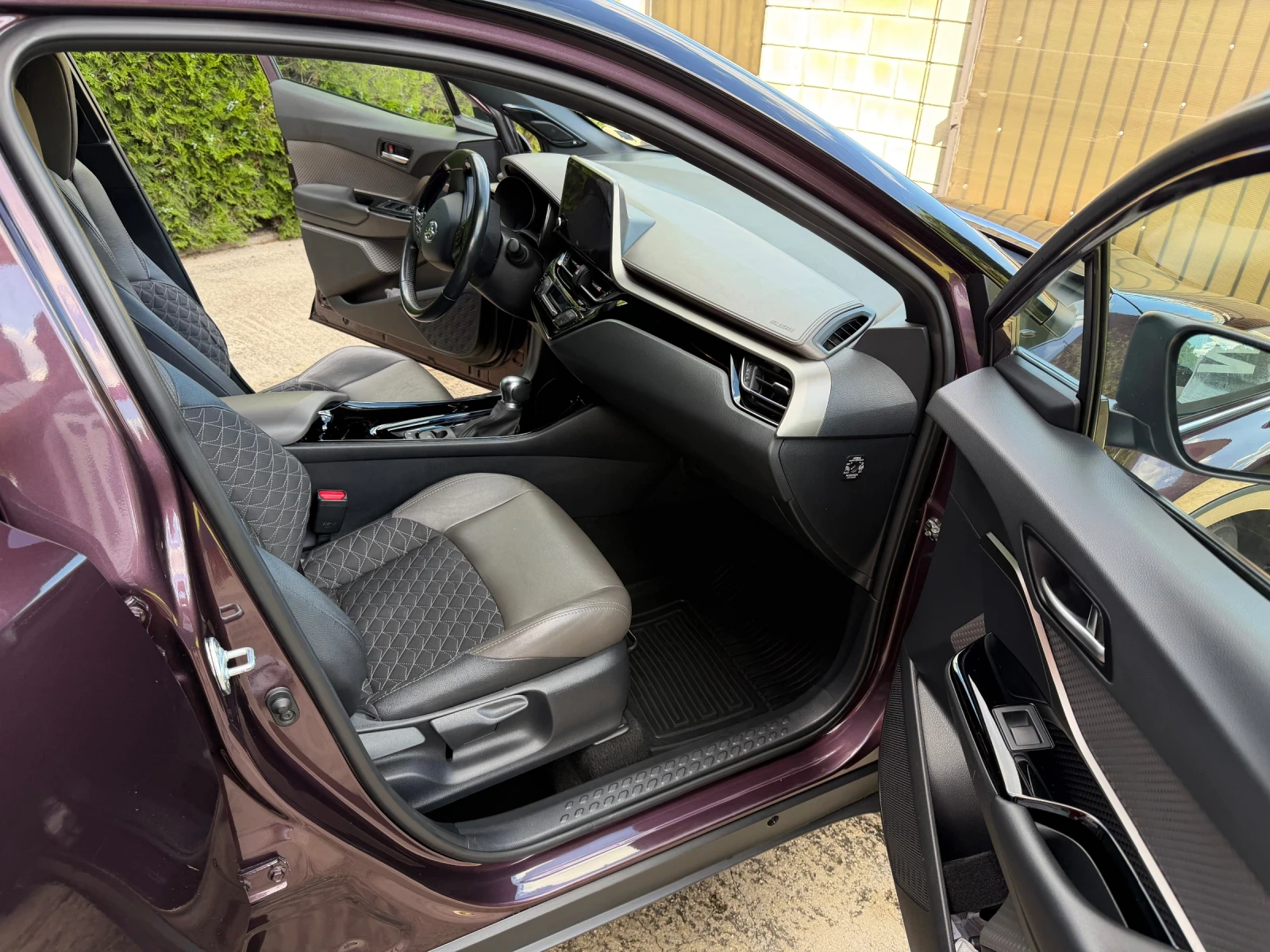 Toyota C-HR, снимка 13 - Автомобили и джипове - 54904713
