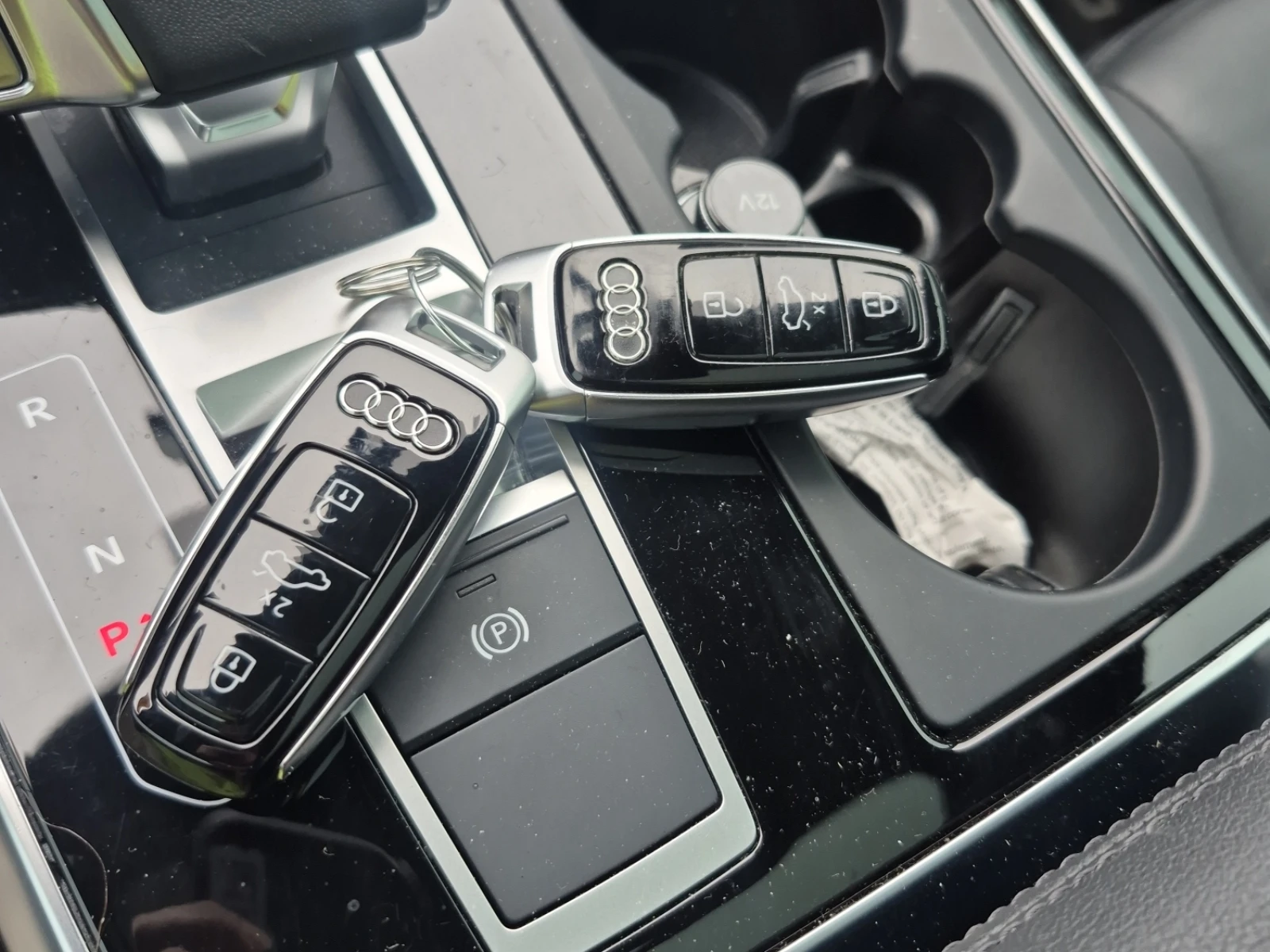 Audi Q7 * 2 КЛЮЧА * ПАНОРАМА * CARFAX * АВТОКРЕДИТ * , снимка 11 - Автомобили и джипове - 54973291