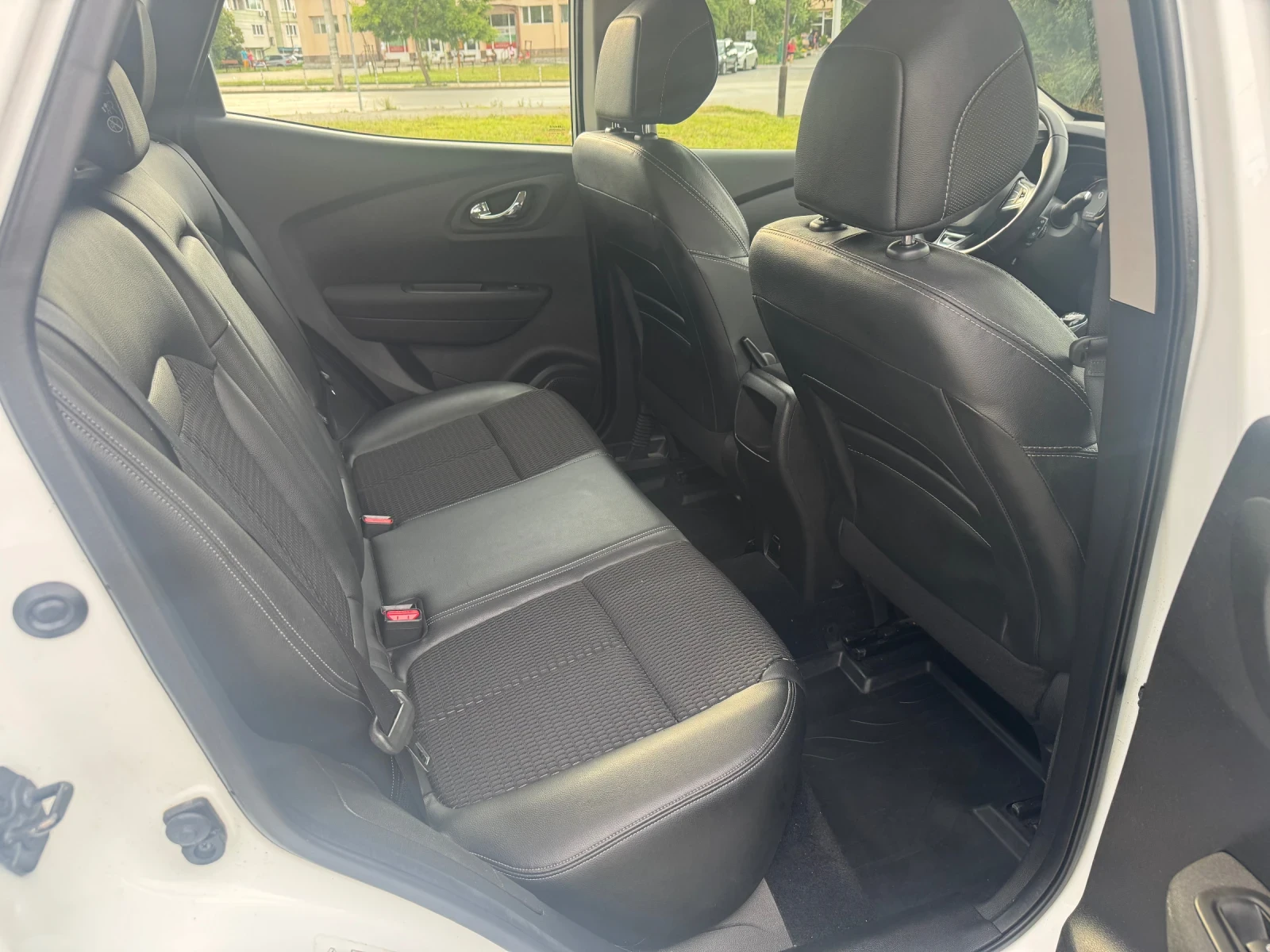 Renault Kadjar 1.3 TCe 140кс. LIMITED * * * 4-Цилиндров двигател*, снимка 9 - Автомобили и джипове - 55183351