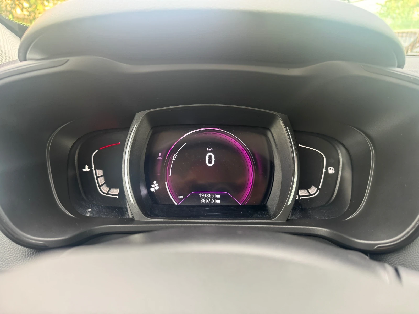 Renault Kadjar 1.3 TCe 140кс. LIMITED * * * 4-Цилиндров двигател*, снимка 12 - Автомобили и джипове - 55183351