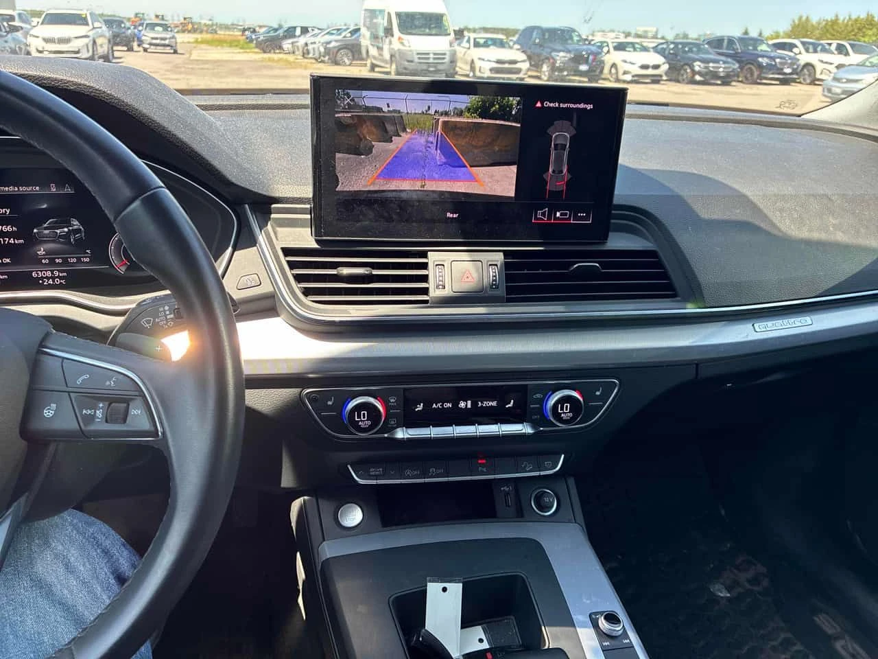 Audi Q5  Progressiv / DISTRONIC / LED / CAMERA / CARFAX , снимка 9 - Автомобили и джипове - 55623156