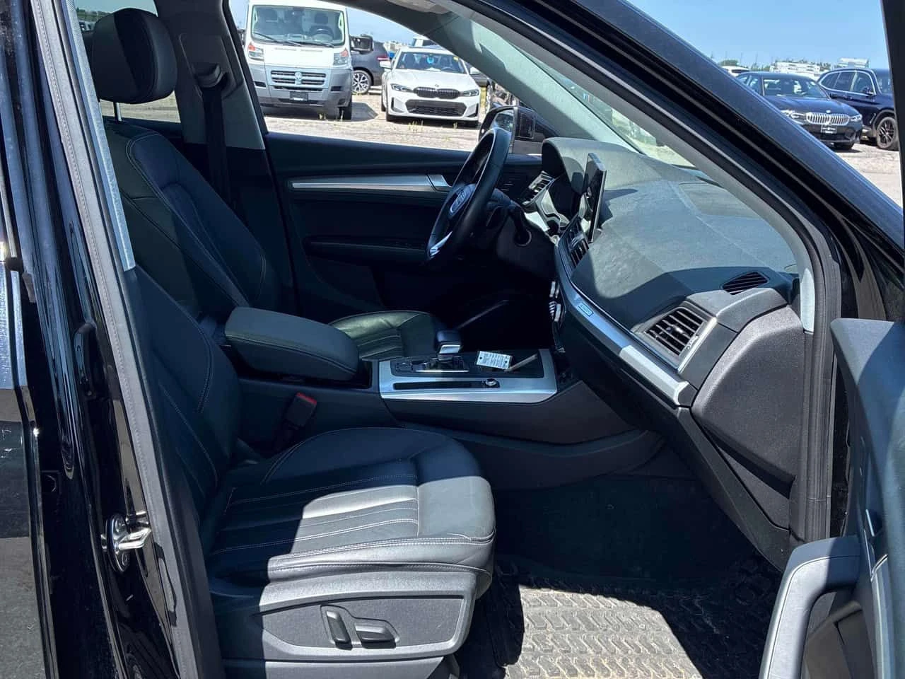 Audi Q5  Progressiv / DISTRONIC / LED / CAMERA / CARFAX , снимка 17 - Автомобили и джипове - 55623156