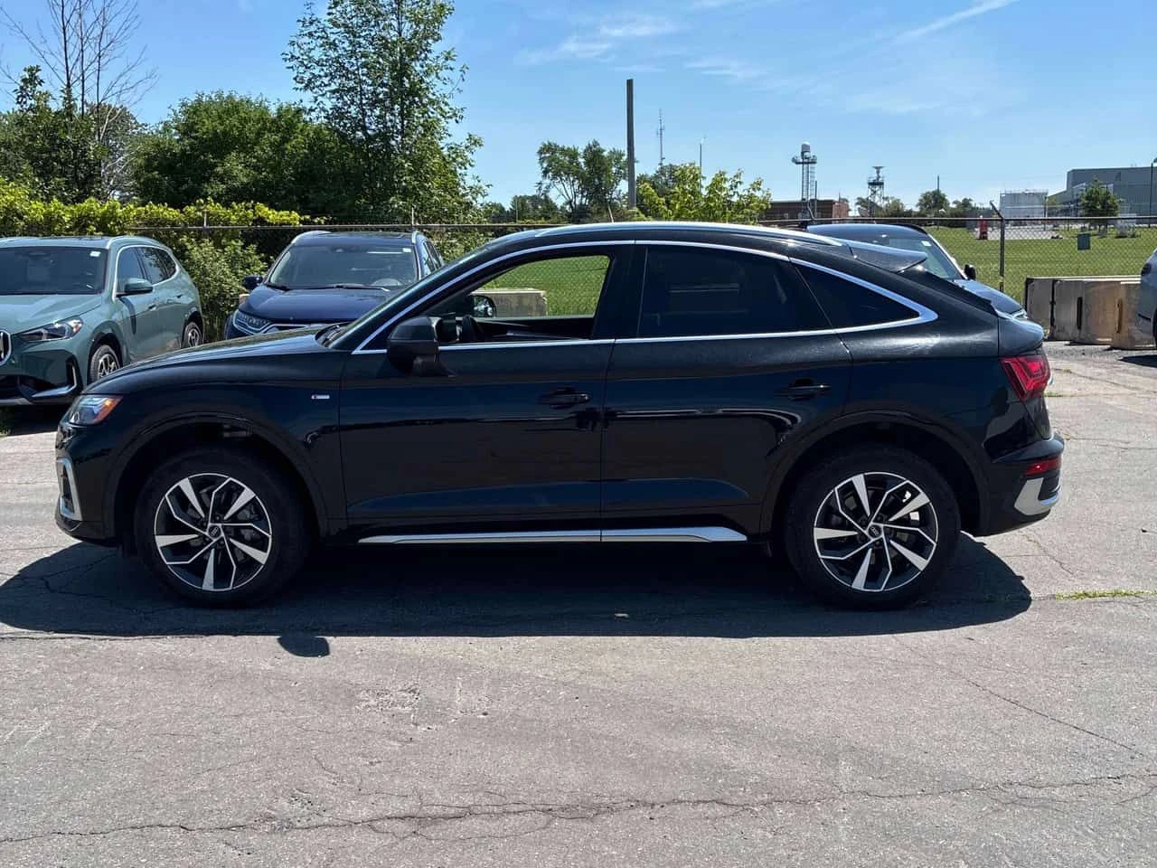 Audi Q5  Progressiv / DISTRONIC / LED / CAMERA / CARFAX , снимка 2 - Автомобили и джипове - 55623156