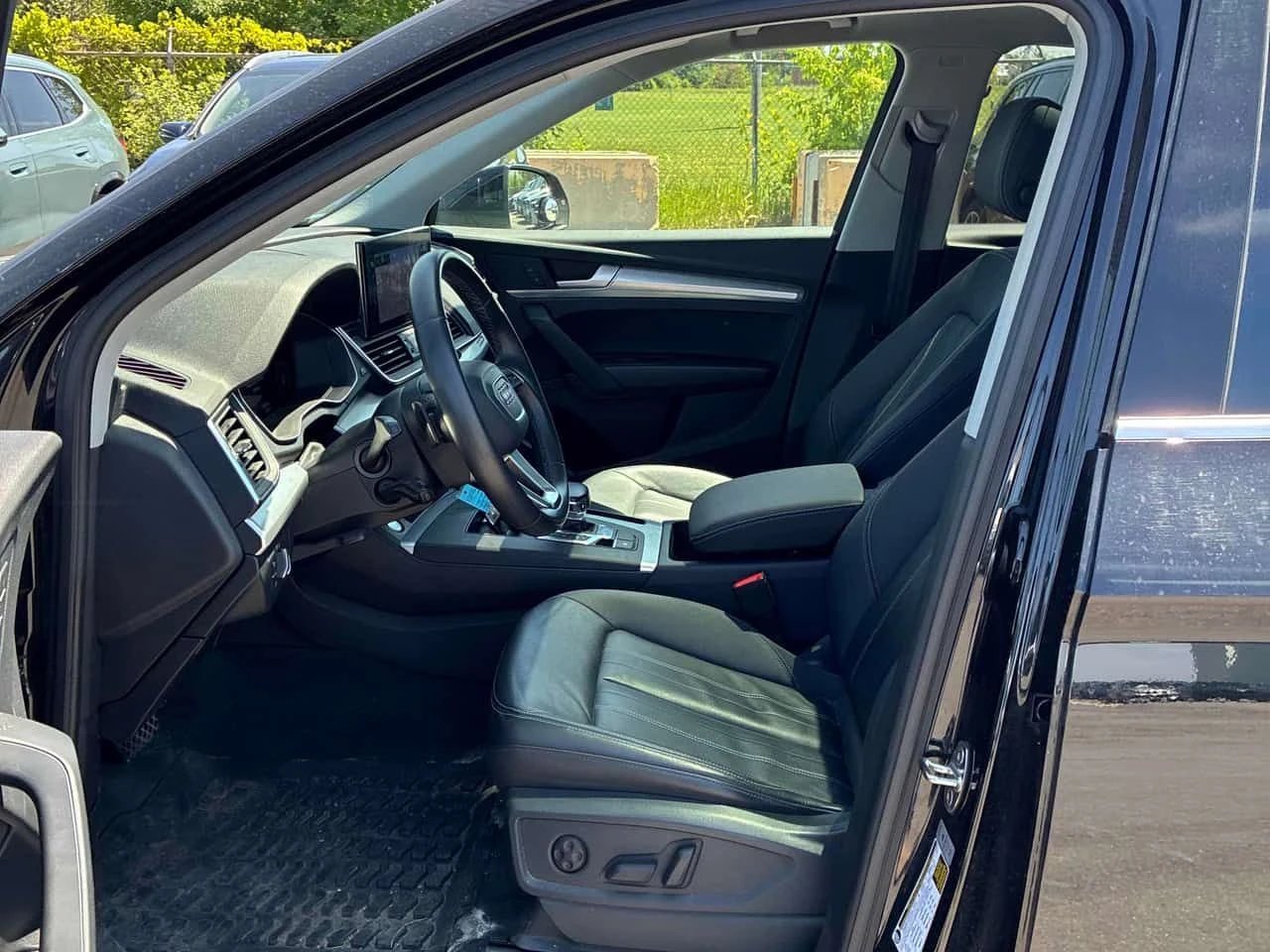 Audi Q5  Progressiv / DISTRONIC / LED / CAMERA / CARFAX , снимка 12 - Автомобили и джипове - 55623156
