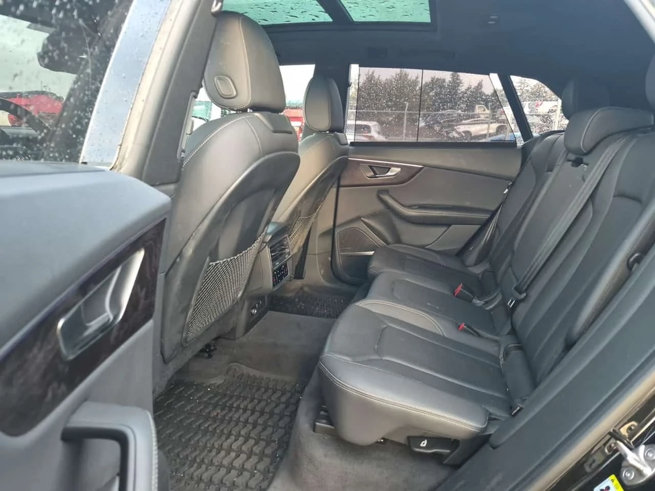 Audi Q8 * 55 Tfsi Quattro Technik * CARFAX * , снимка 12 - Автомобили и джипове - 56625561