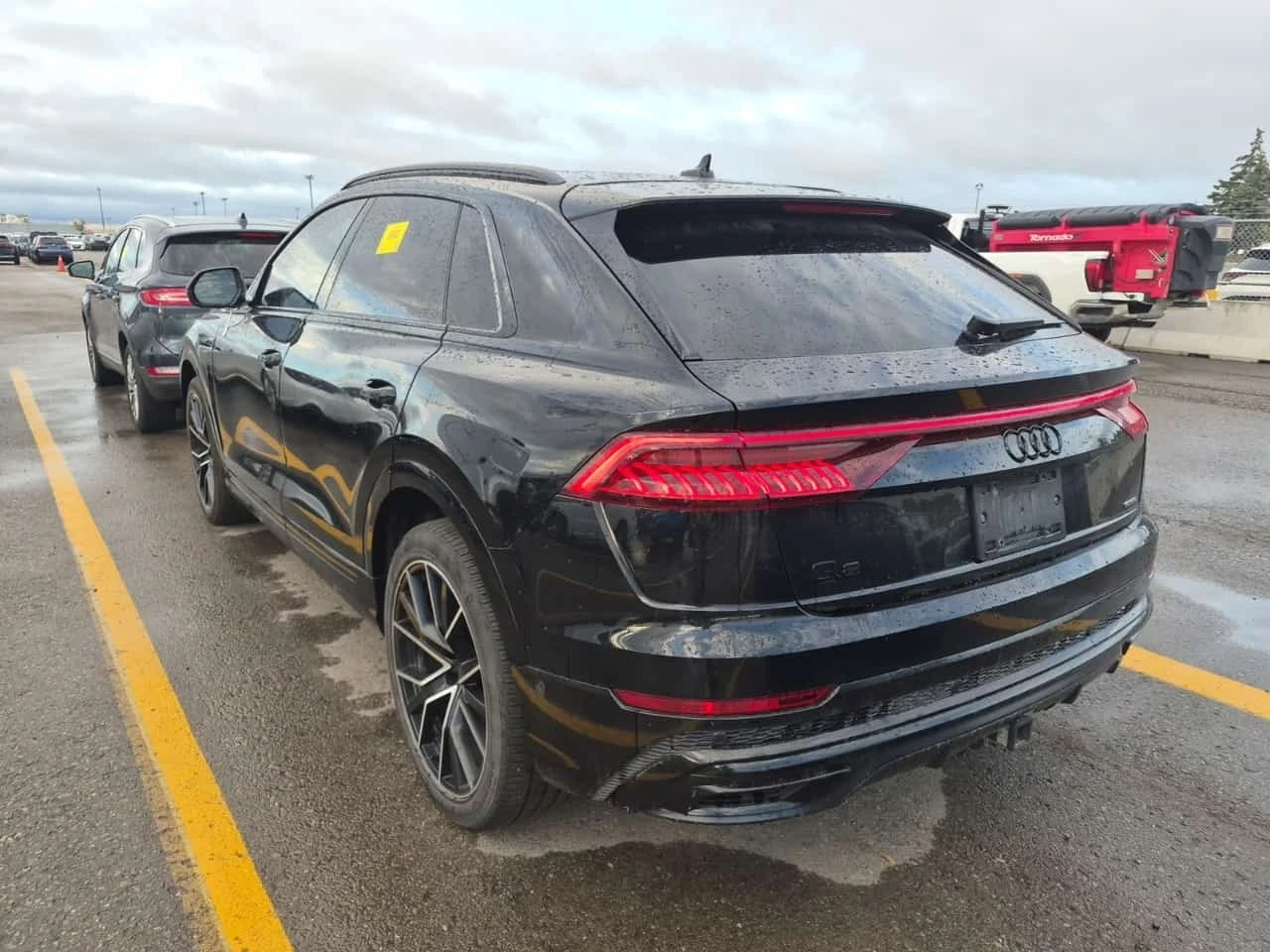 Audi Q8 * 55 Tfsi Quattro Technik * CARFAX * , снимка 4 - Автомобили и джипове - 56625561