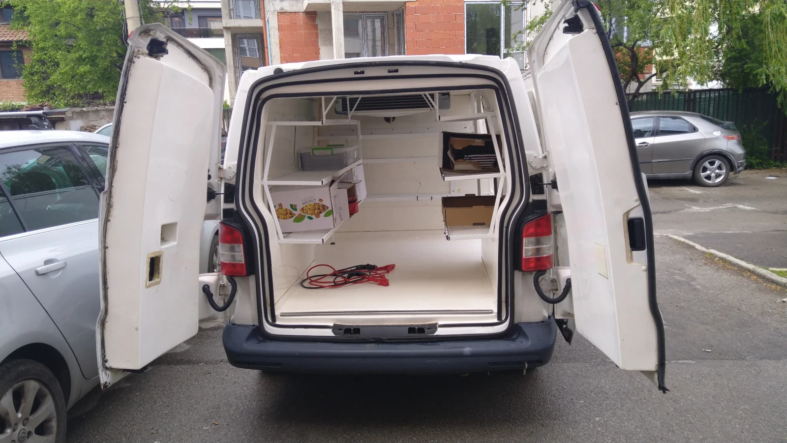 VW Transporter T5, снимка 11 - Бусове и автобуси - 54600723