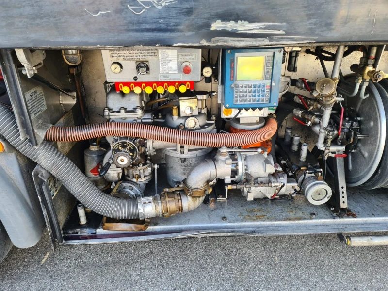 Man Tgs 26 440 EURO 5 EEV6X2 ADR  ДИЗЕЛ БЕНЗИН 20 880 ЛИТР, снимка 9 - Камиони - 52253664