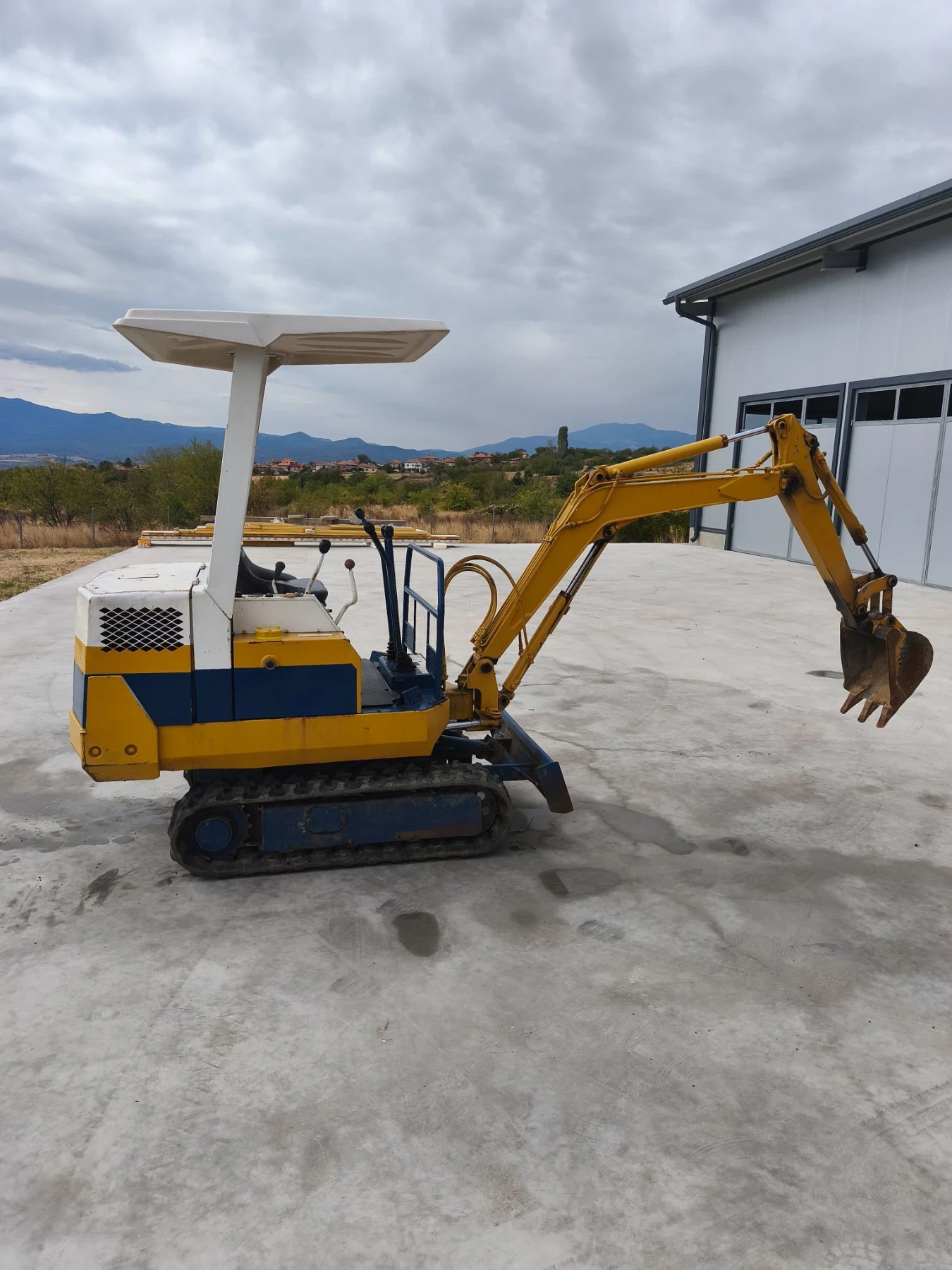 Багер Komatsu PC05-5357, снимка 3 - Индустриална техника - 56275732