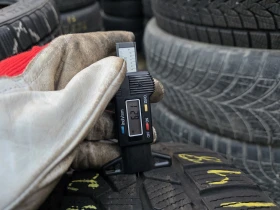 Гуми Зимни 225/40R19, снимка 6