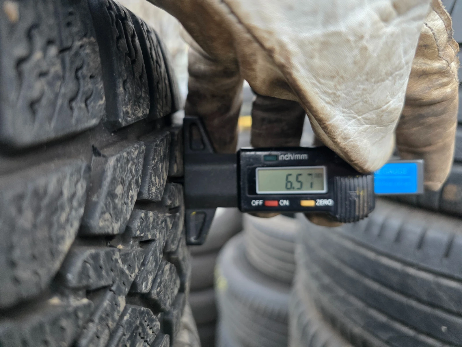 Гуми Зимни 195/65R15, снимка 7 - Гуми и джанти - 53953734