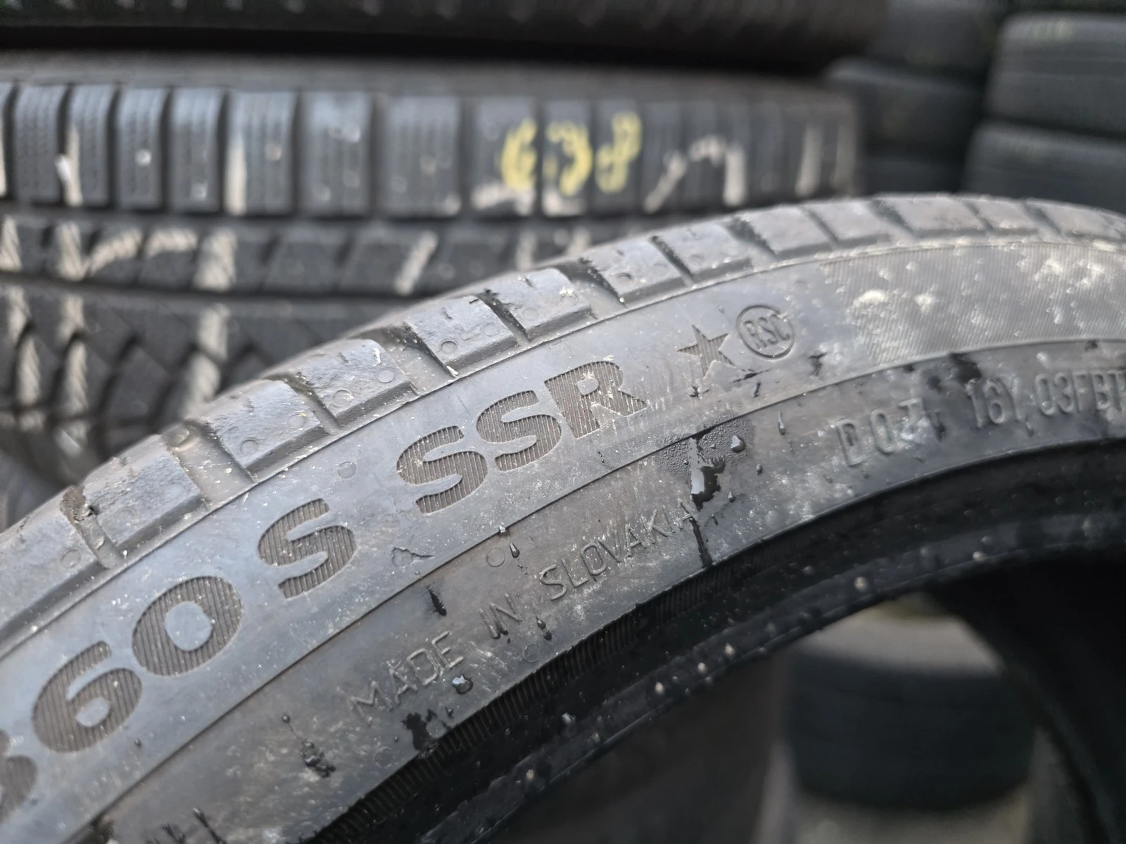 Гуми Зимни 225/40R19, снимка 9 - Гуми и джанти - 56725098