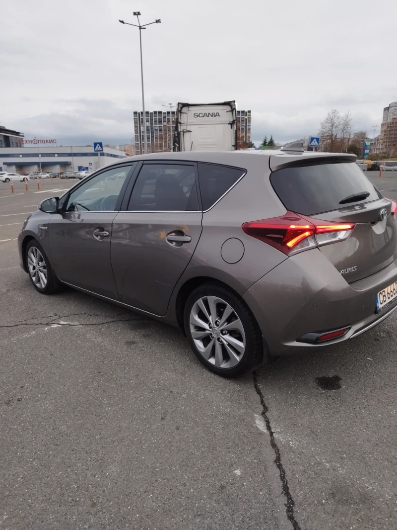 Toyota Auris Hybrid 1.8 Luna Plus, снимка 3 - Автомобили и джипове - 48385893