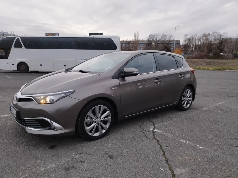 Toyota Auris Hybrid 1.8 Luna Plus, снимка 9 - Автомобили и джипове - 48385893