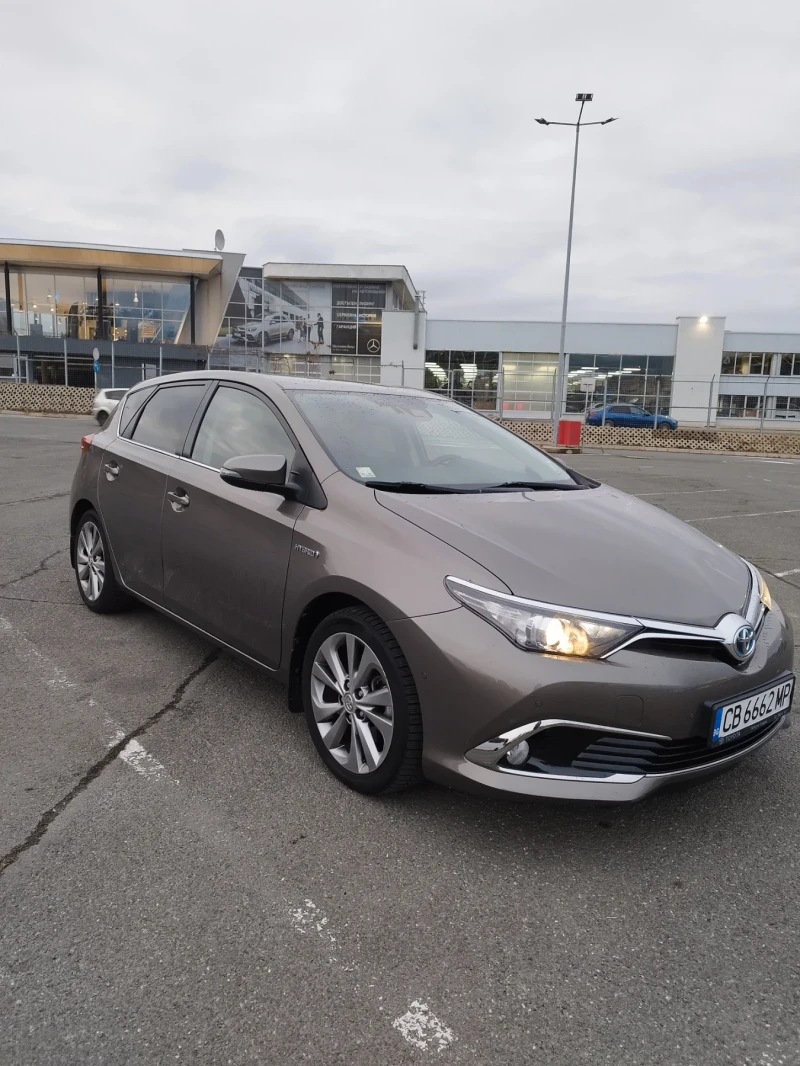 Toyota Auris Hybrid 1.8 Luna Plus, снимка 8 - Автомобили и джипове - 48385893