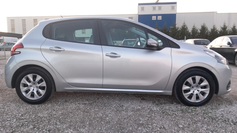 Peugeot 208 1.6HDI-75PS/EURO 6, снимка 7 - Автомобили и джипове - 48399084