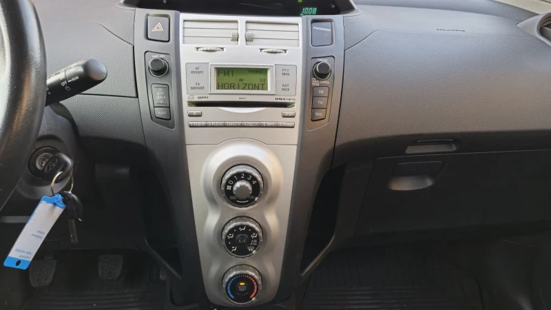 Toyota Yaris 1.4* D4D* 98 000km!!!, снимка 15 - Автомобили и джипове - 49198335