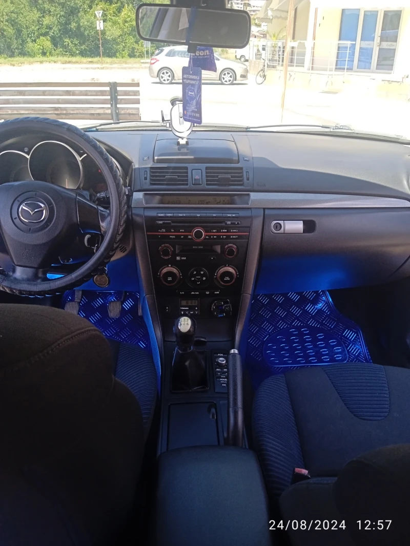 Mazda 3, снимка 2 - Автомобили и джипове - 48457093