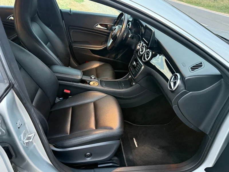 Mercedes-Benz CLA 250 2.0 AMG line, снимка 8 - Автомобили и джипове - 52248537