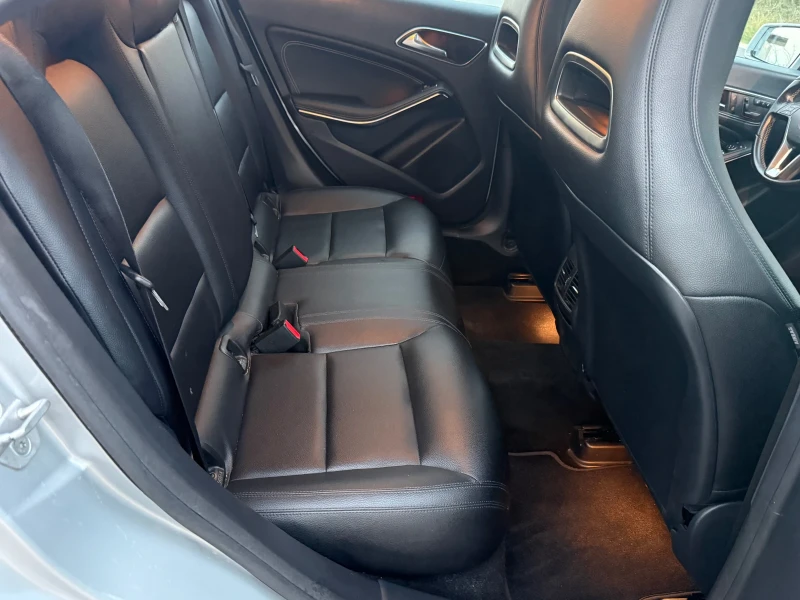 Mercedes-Benz CLA 250 2.0 AMG line, снимка 10 - Автомобили и джипове - 52248537