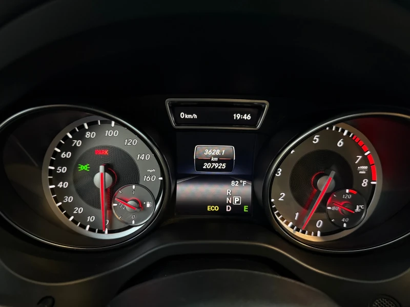 Mercedes-Benz CLA 250 2.0 AMG line, снимка 13 - Автомобили и джипове - 52248537