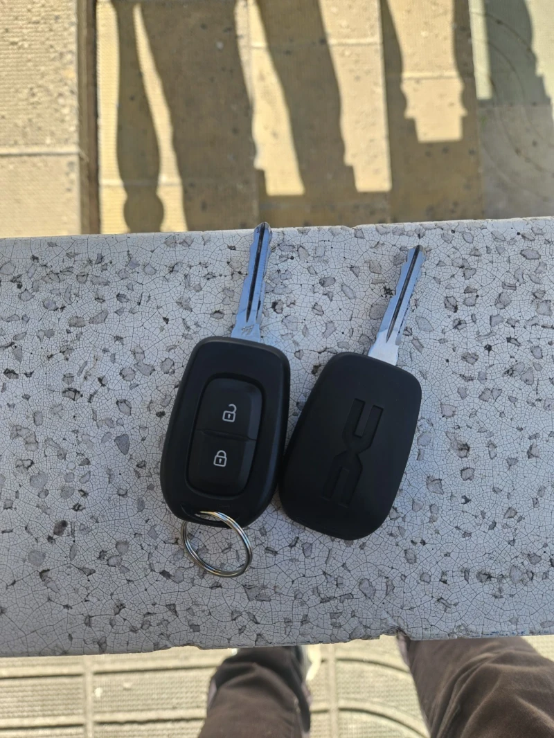 Dacia Spring, снимка 17 - Автомобили и джипове - 51990093