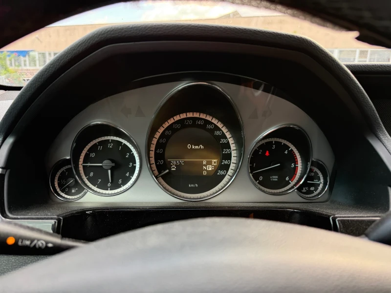 Mercedes-Benz E 350 4x4* Distronik* 3.0CDI* 7G* , снимка 17 - Автомобили и джипове - 52553758