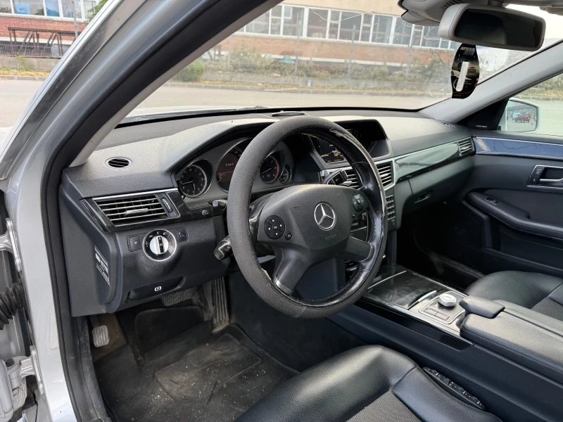 Mercedes-Benz E 350 4x4* Distronik* 3.0CDI* 7G* , снимка 13 - Автомобили и джипове - 52553758