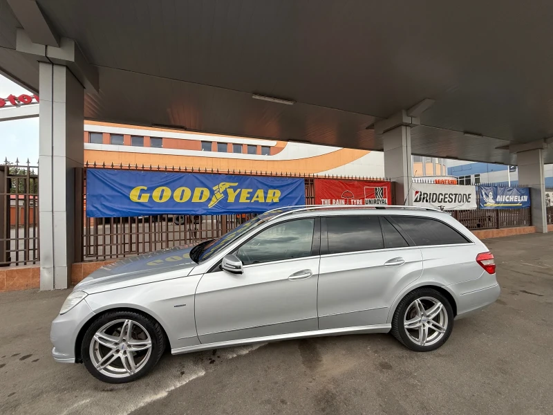 Mercedes-Benz E 220 Кожа* Нави* LED* Теглич , снимка 3 - Автомобили и джипове - 52553758